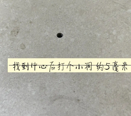 梅县瓷砖空鼓维修公司专业解答在瓷砖铺贴过程中，如果砂料搅拌不均匀，将会带来以下问题